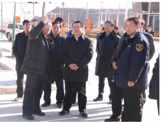 省委副書記、省長郝鵬視察青海曹家堡保稅物流中心