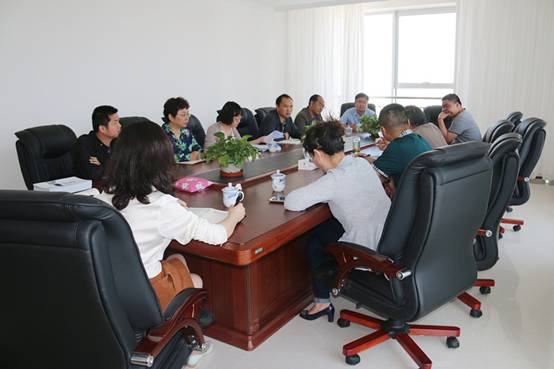 省商務廳副廳長朱小青協(xié)同西寧海關、省檢驗檢疫局一行深入企業(yè)就保稅物流中心封關運營