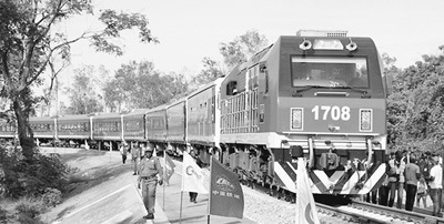 搭中國快車，促非洲發(fā)展